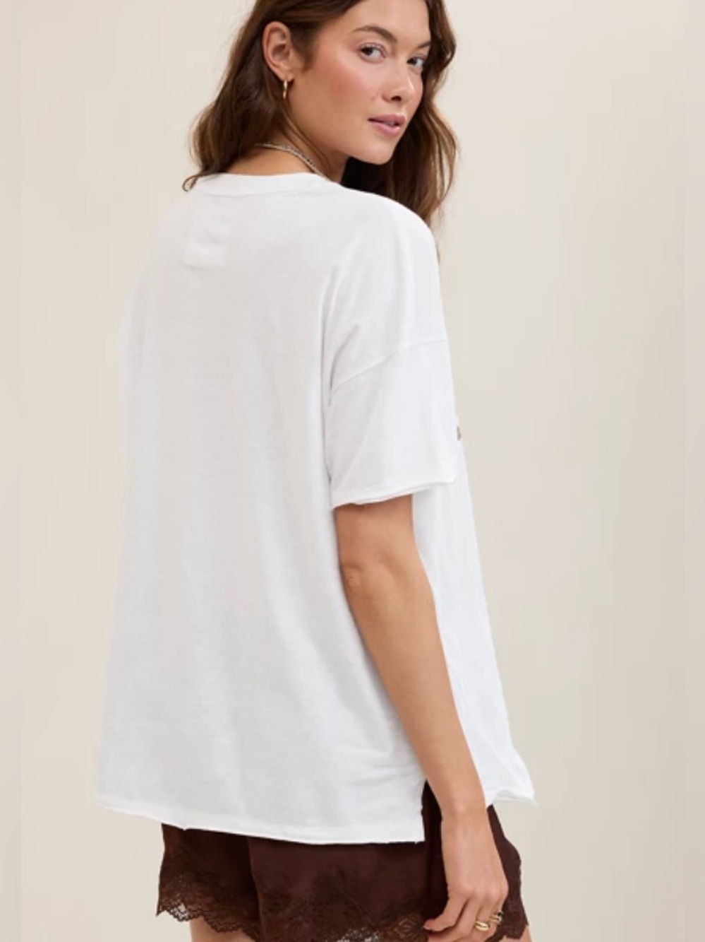 Aerie NWT Oversized Crew White Seashell Sequin Boyfriend T-Shirt - Picture 2 of 8